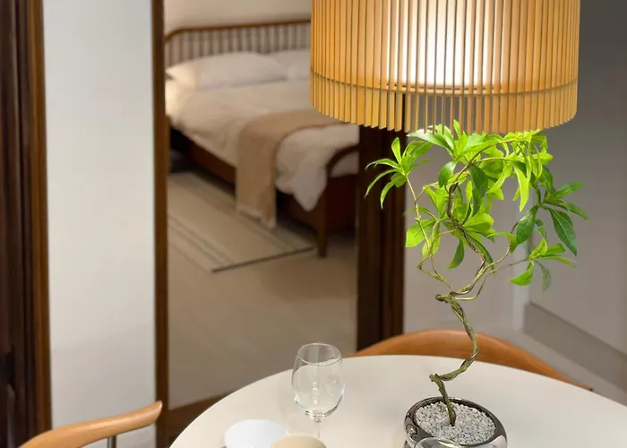 New House Open Special Price L Station 7min By Car L Itaewon Haebangchon Walk 7min L Up To 5 Guests *