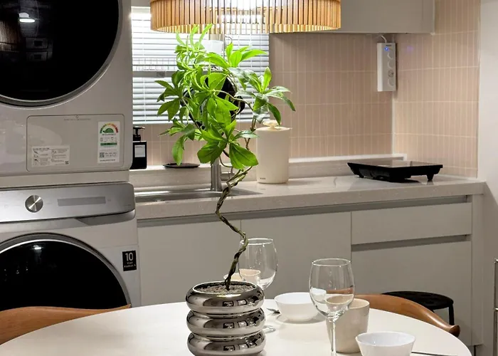 New House Open Special Price L Station 7min By Car L Itaewon Haebangchon Walk 7min L Up To 5 Guests