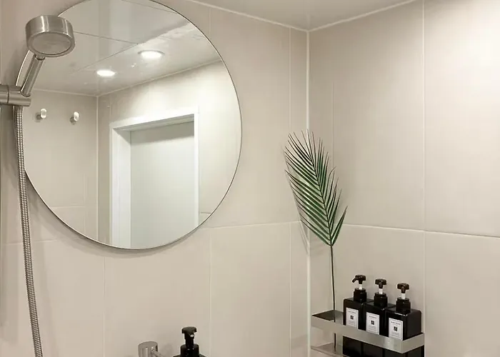 New House Open Special Price L Station 7min By Car L Itaewon Haebangchon Walk 7min L Up To 5 Guests Appartement *